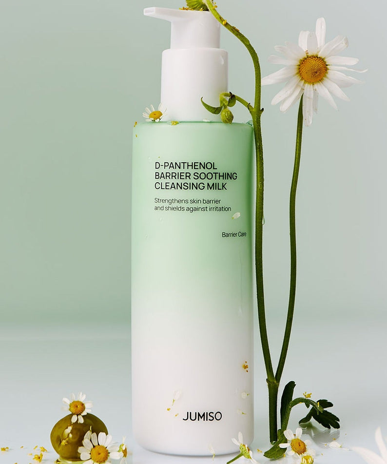Décris l'image en français: JUMISO D-Panthenol Barrier Soothing Cleansing Milk 300ml Refill Offer (+100ml Refill) sur fond clair.