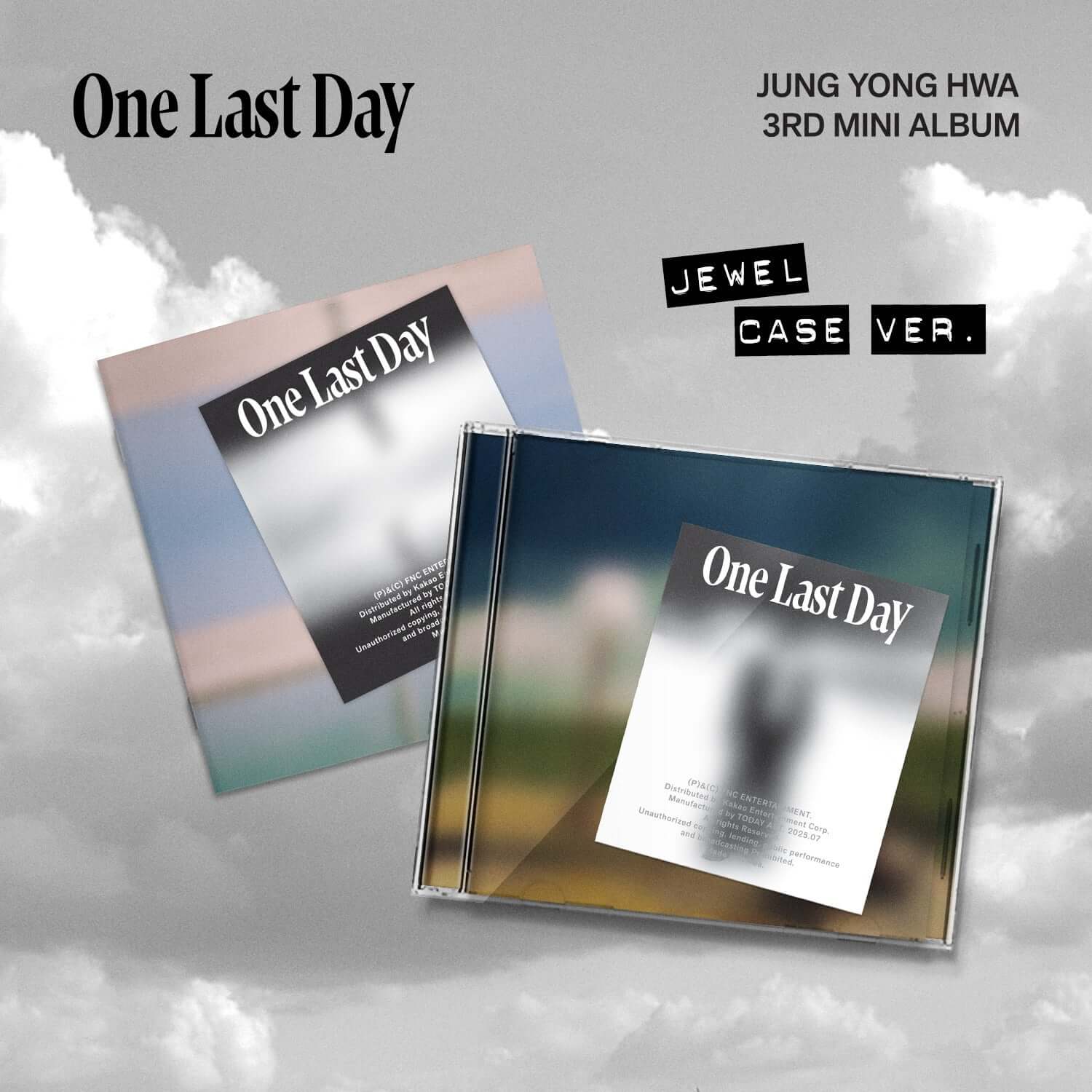 JUNG YONGHWA - 3rd Mini Album [One Last Day] (JEWEL CASE) - Album Kpop : boîtiers “Jewel Case Ver.” sur fond nuages.
