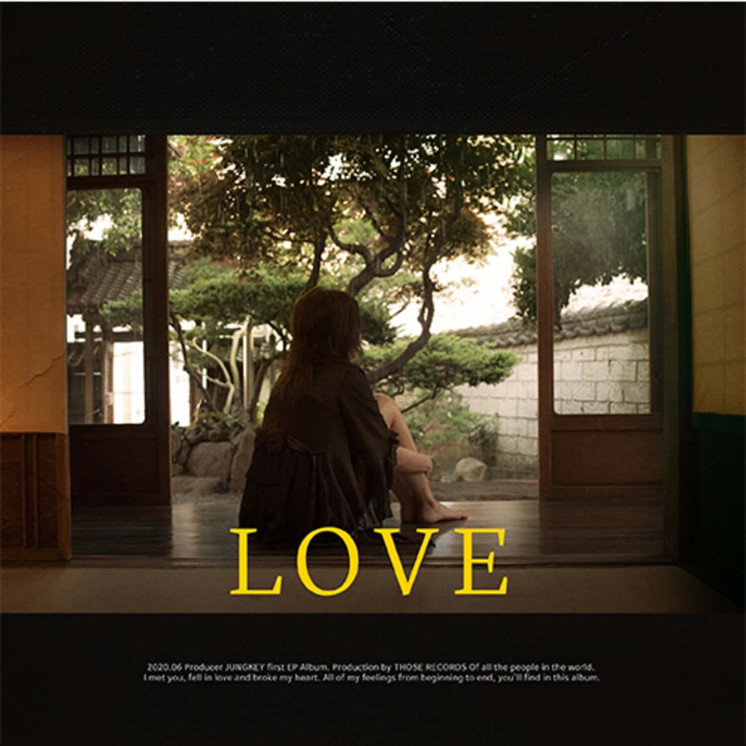 JUNKIE - EP [LOVE] - Album Kpop par JUNKIE, visuel LOVE sur pochette avec ambiance jardin et porte ouverte