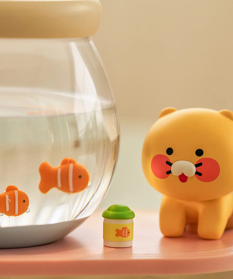 KAKAO FRIENDS  Fish Tank Humidifier Chunshik : humidificateur mignon sur table, bébé lion et poisson dans l’écran, style déco