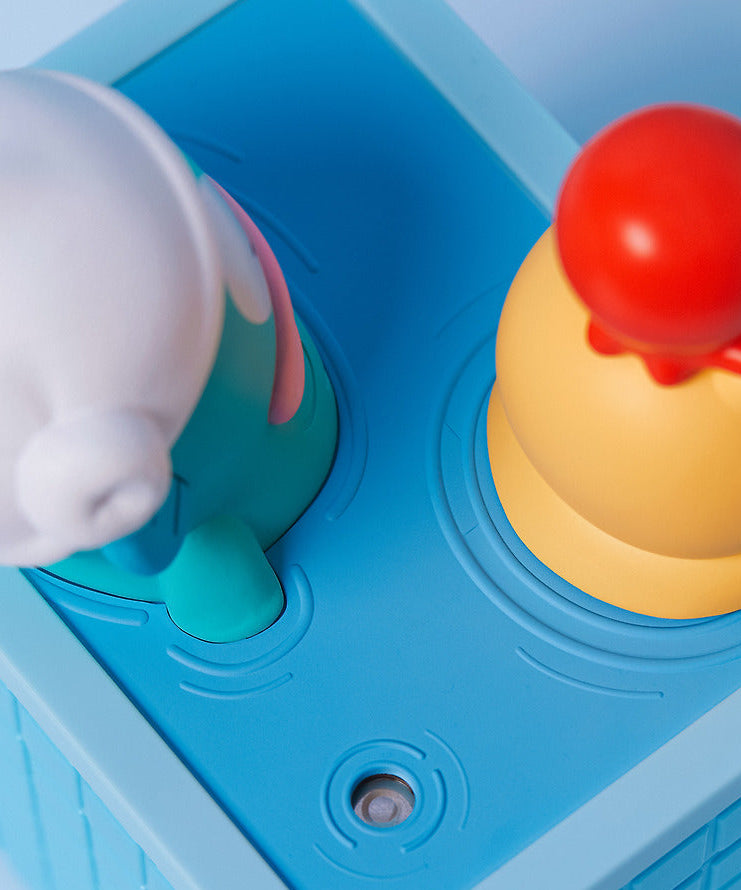 KAKAO FRIENDS  Hangyo-dong X Friends Humidifier Chunshik, humidificateur bleu avec personnages, gros plan dans une scène visuelle.