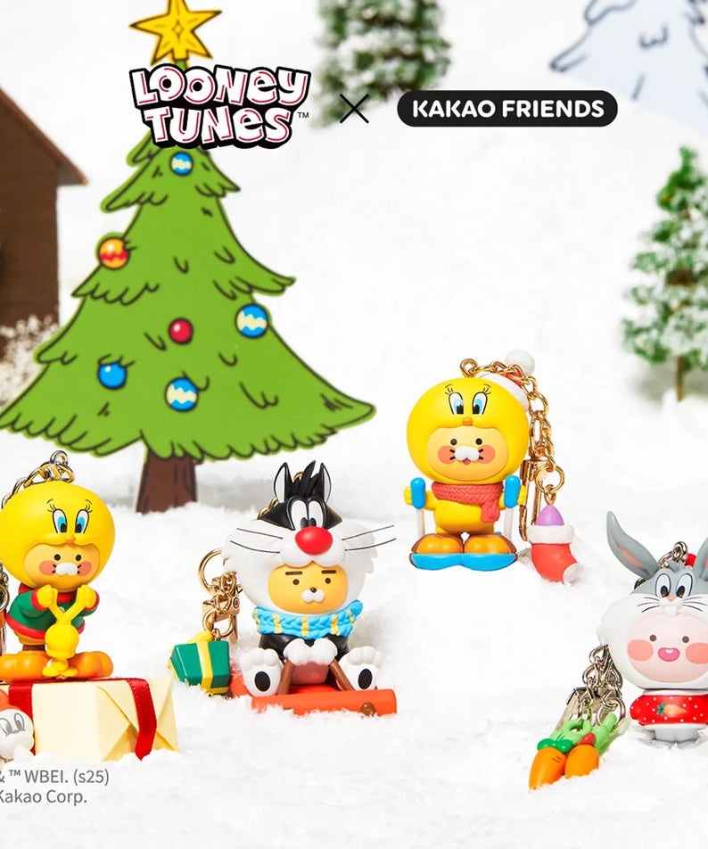 KAKAO FRIENDS  Looney Tunes X Friends Snow Duck Tweety Figure Keychain Baby Chunsik, figurines sur décor neigeux