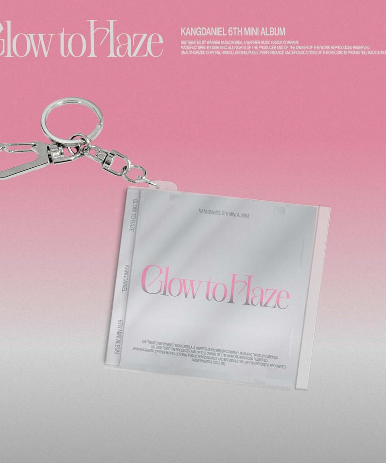 KANGDANIEL - [Glow to Haze] (MINI CD KEYRING Ver.) - Album Kpop, porte-clés sur fond rose, visuel promotionnel.