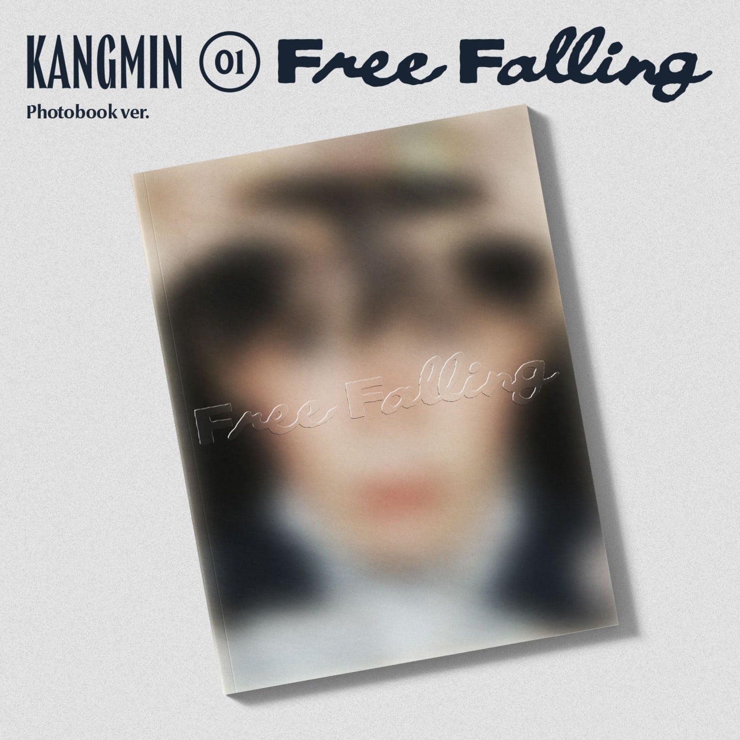 KANGMIN - 1st Single Album [Free Falling] (Photobook Ver.) - Album Kpop, couverture photobook sur fond clair, visuel promo.