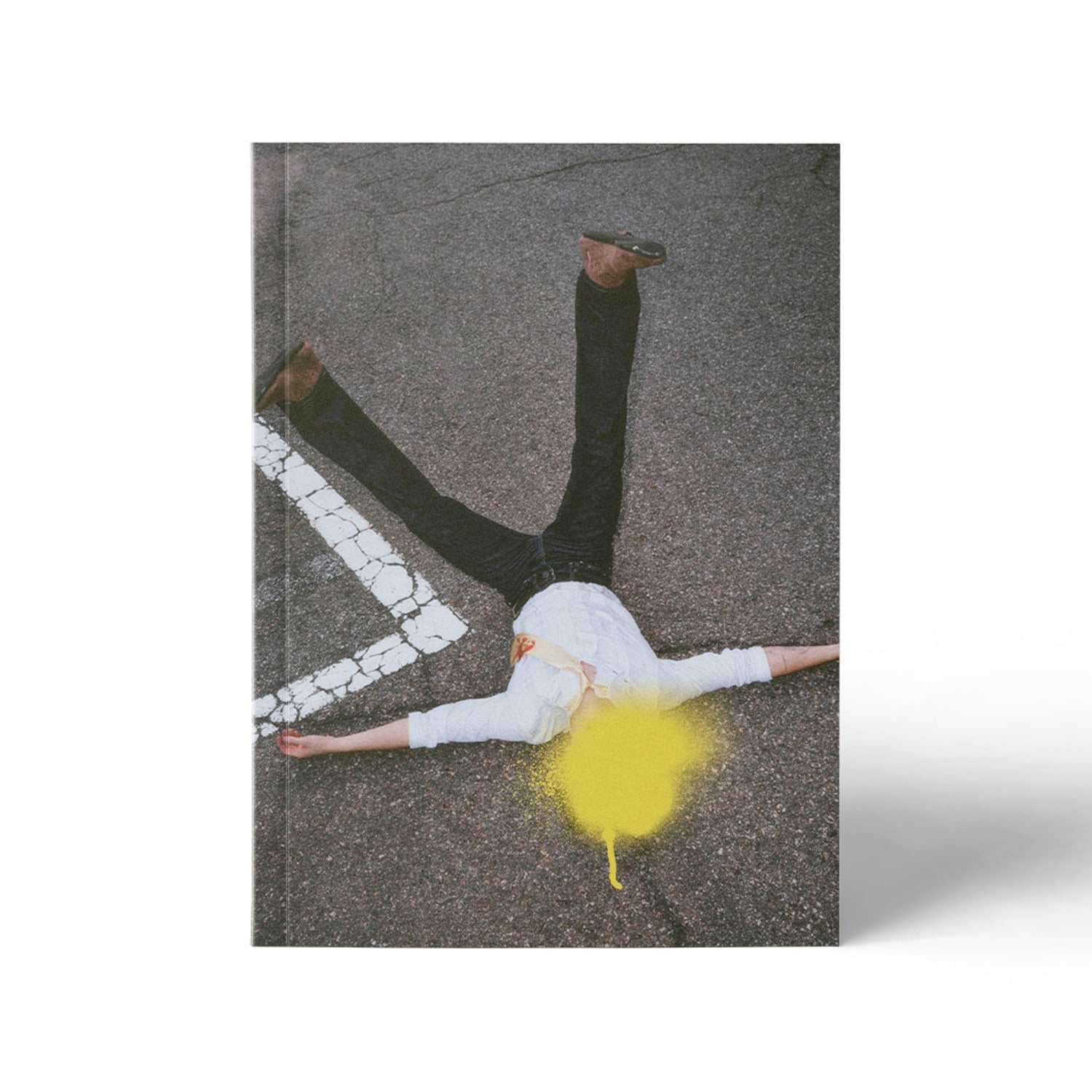 KEY - [Lost and Found] - Album Kpop de KEY : visuel urbain sombre, personnages danse avec lumière, couverture produit