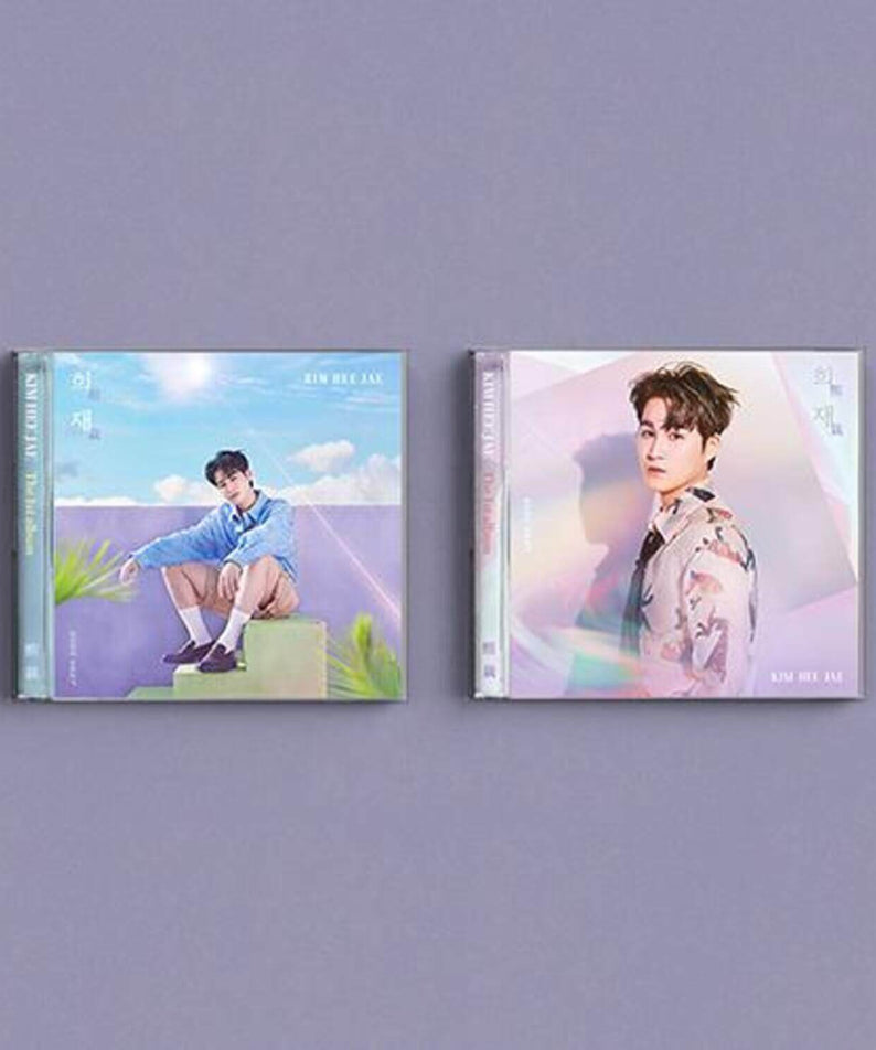 KIM HEEJAE - [熙栽] ( Jewel ver. [2 Random 1]) - Album Kpop : deux versions sur fond bleu, photo de Kim Heejae, style pastel.