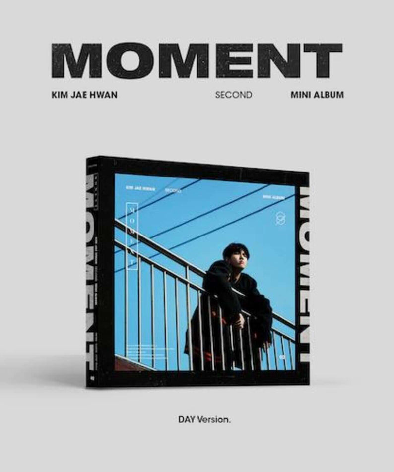 KIM JAEHWAN - 2nd Album [MOMENT] Day Ver. - Album Kpop : couverture DAY avec barrière bleue, affiche KIM JAEHWAN.