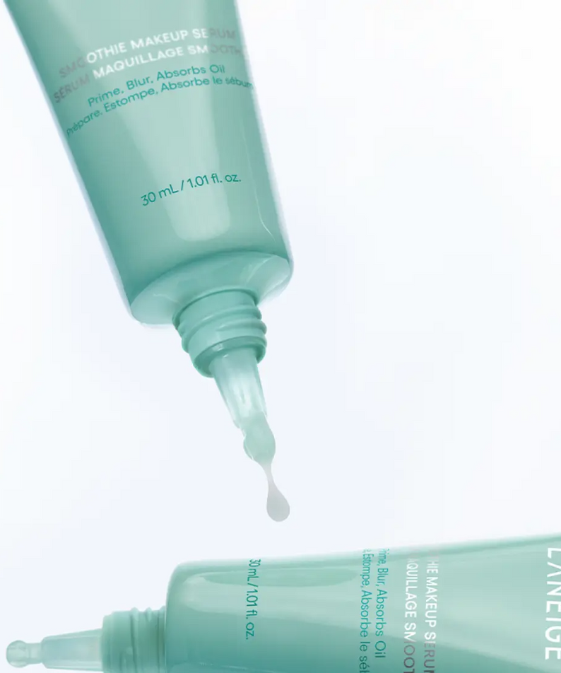 LANEIGE Smoothie Makeup Serum 30ml, tube vert sur fond clair, vue rapprochée du sérum maquillage hydratant LANEIGE.