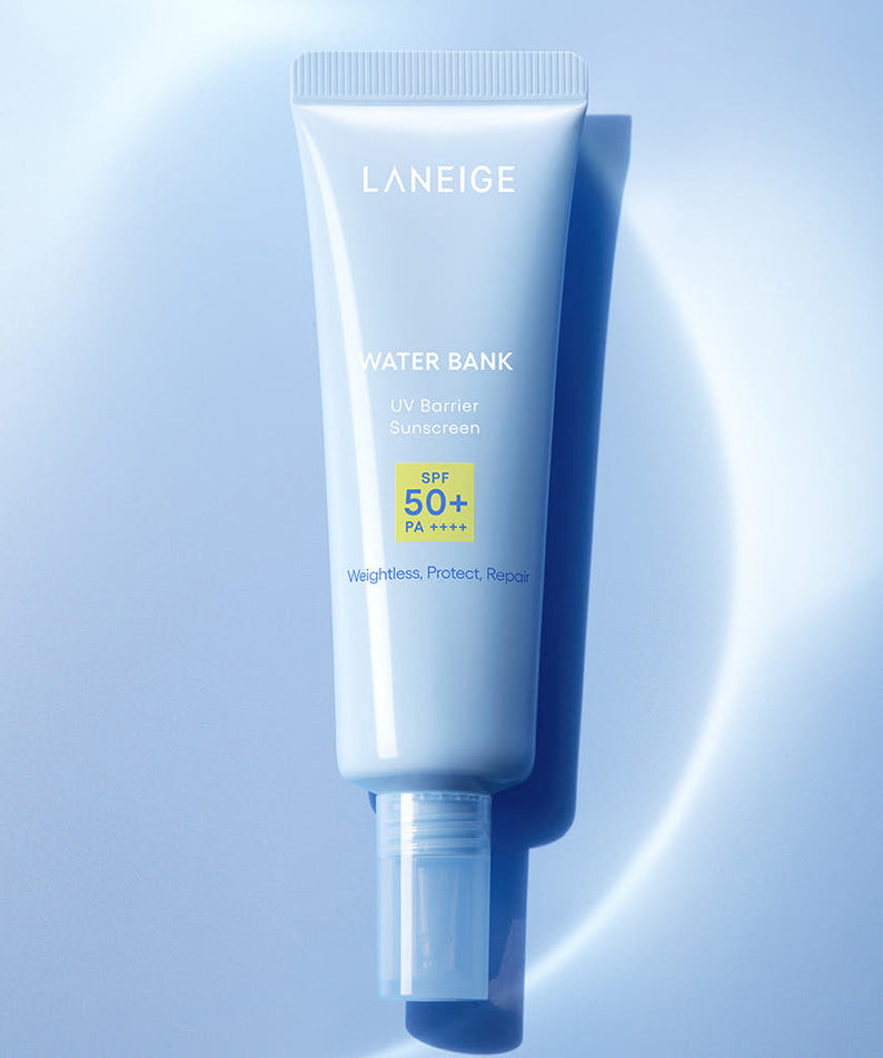 LANEIGE Water Bank UV Barrier Sunscreen SPF50+ PA++++ 50ml, tube blanc LANEIGE sur fond bleu clair, photo produit.