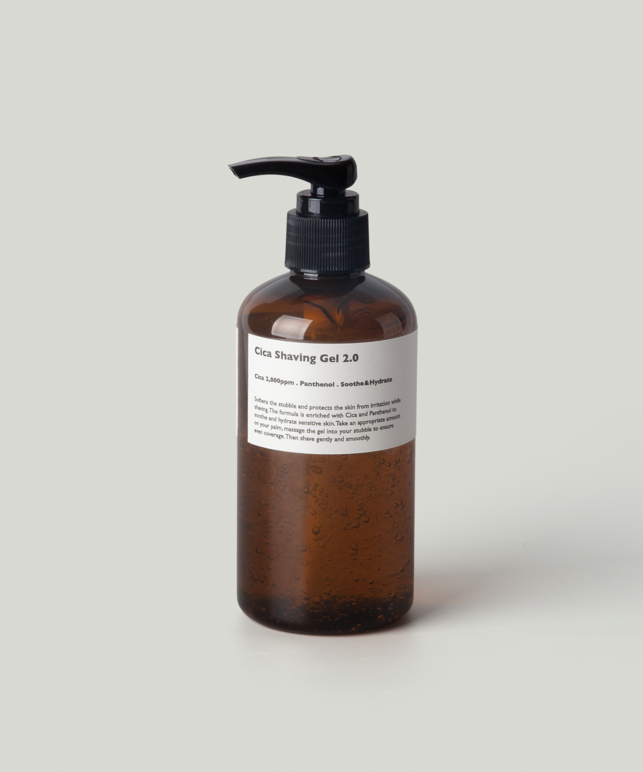 LAZY SOCIETY Shaving Set 24 Packs, flacon de gel à raser brun avec pompe, fond clair, produit marque.