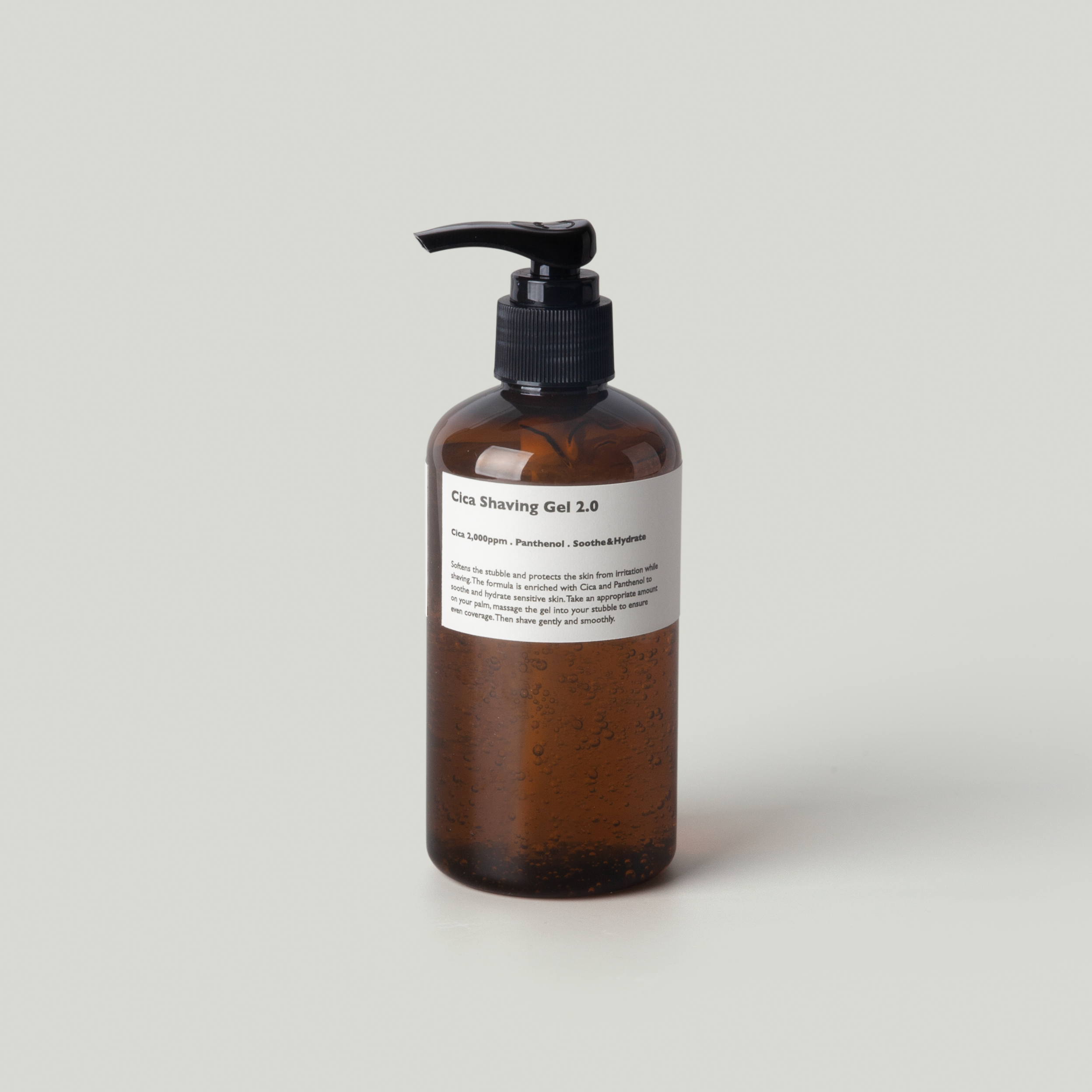 LAZY SOCIETY Shaving Set 24 Packs, flacon de gel à raser brun avec pompe, fond clair, produit marque.