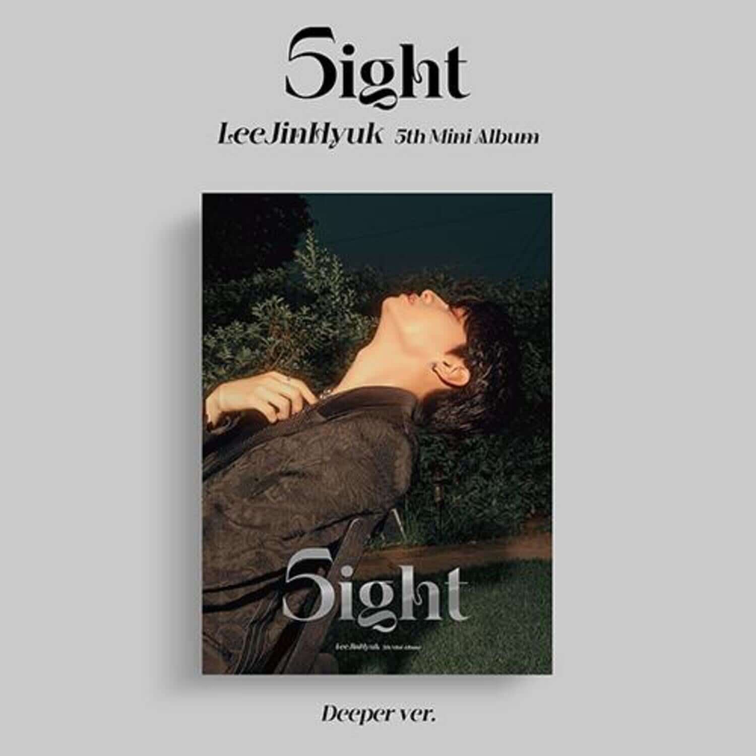 LEE JINHYUK - [5ight] (5th ) (Deeper ver.) - Album Kpop, jaquette avec Lee Jinhyuk en extérieur, marque 5ight