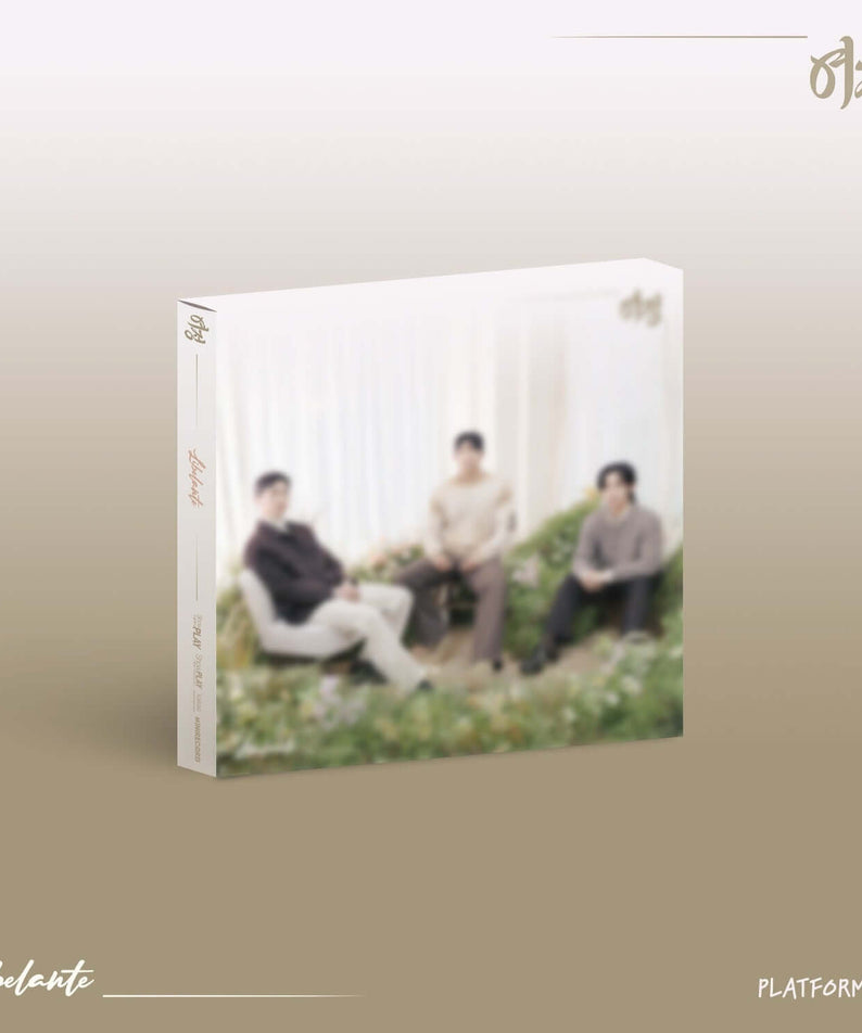 LIBELANTE - (PLATFORM ver.) - Album Kpop Libelante : visuel du coffret avec trio assis dans l’herbe, arrière-plan lumineux.