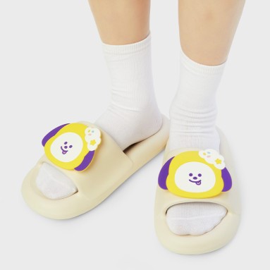 LINE FRIENDS BT21 On The Cloud Edition Slippers disponible sur Ma petite Coree, ton Eshop 100% K-beauty en direct de Seoul