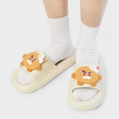 LINE FRIENDS BT21 On The Cloud Edition Slippers disponible sur Ma petite Coree, ton Eshop 100% K-beauty en direct de Seoul