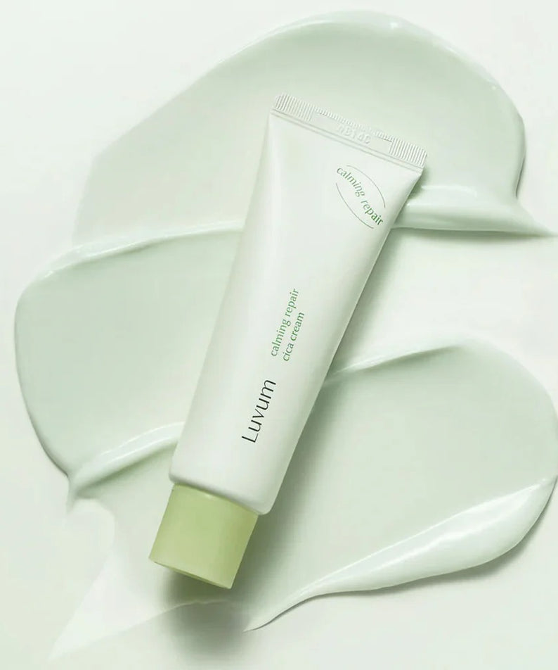 Décris l'image en français en mentionnant le produit, la marque et le contexte visuel : LUVUM Calming Repair Cica Cream 50ml