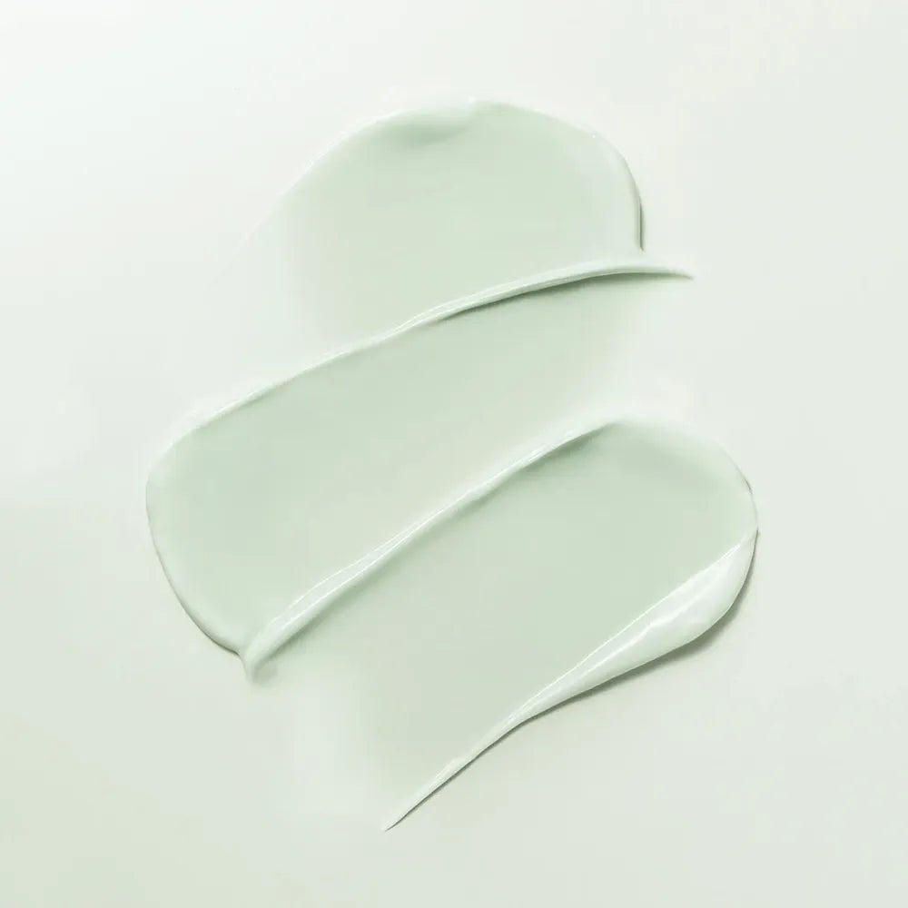 LUVUM Calming Repair Cica Cream 50ml, crème apaisante à la texture, marque LUVUM, sur fond clair, visuel produit