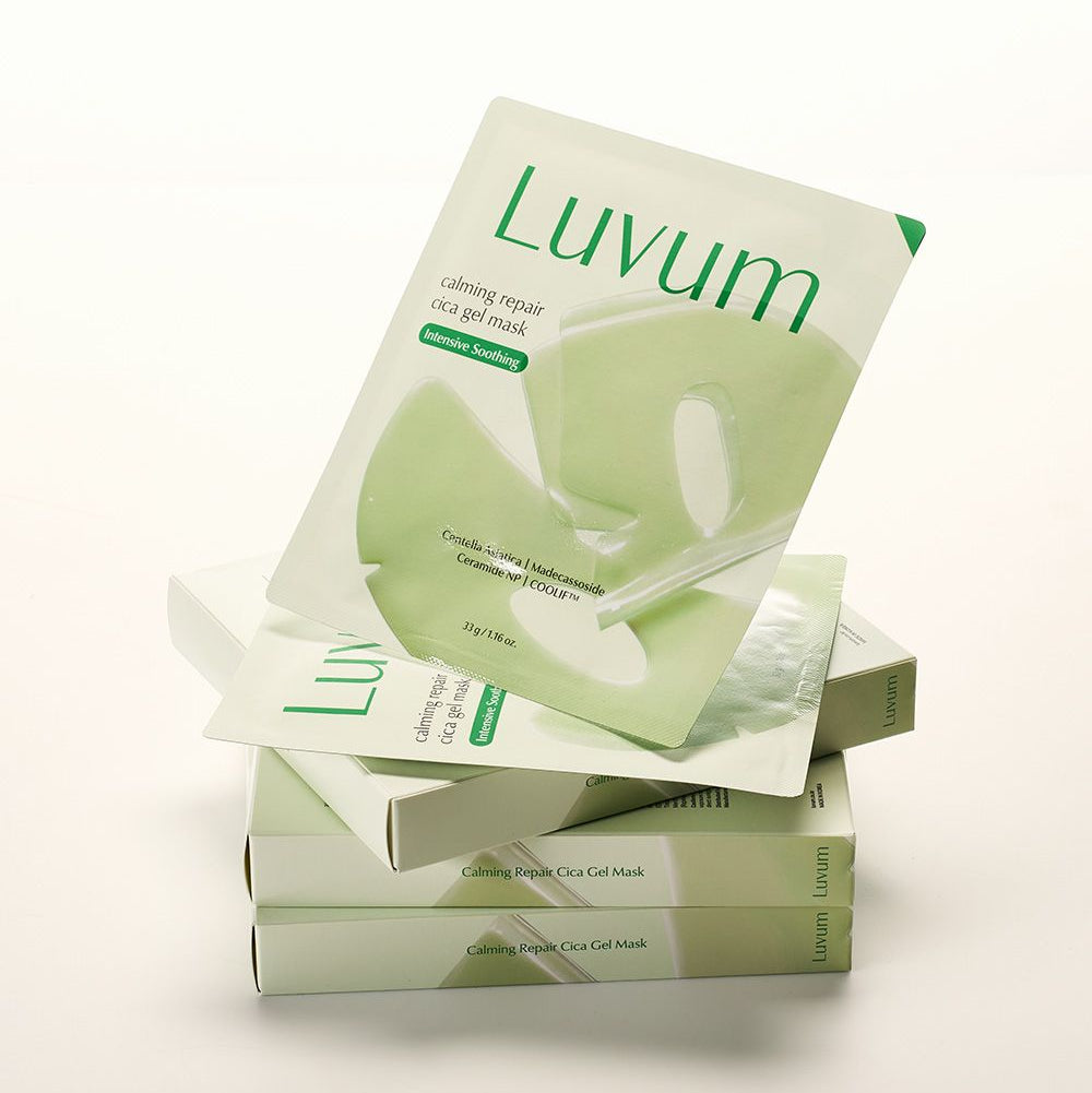 LUVUM Calming Repair Cica Gel Mask 5 Sheets : masques à la marque Luvum, empilés, fond clair, ambiance soins visage