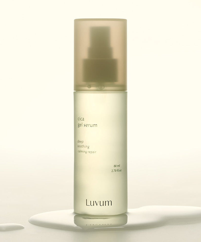 LUVUM Calming Repair Cica Gel Serum 80ml, flacon crème cica apaisant sur fond clair, ambiance beauté.