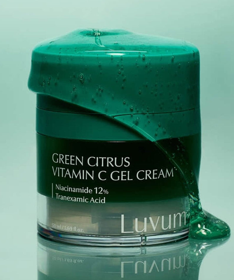 LUVUM Green Citrus Vitamin C Gel Cream Plus 50ml, pot vert sur fond clair, ambiance fraîche et moderne, marque Luvum