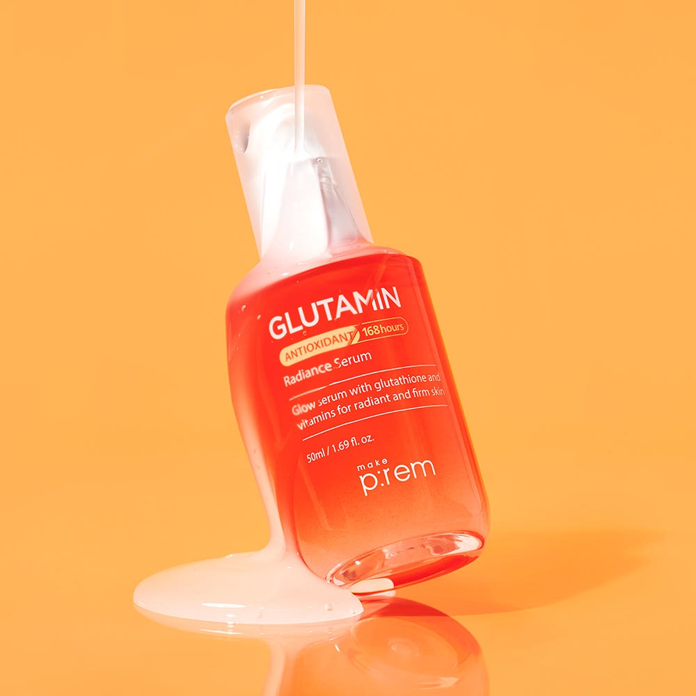 MAKE P:REM  Glutamine Antioxidant Radiance Serum 50ml, bouteille rouge sur fond orange, sérum lumineux en goutte