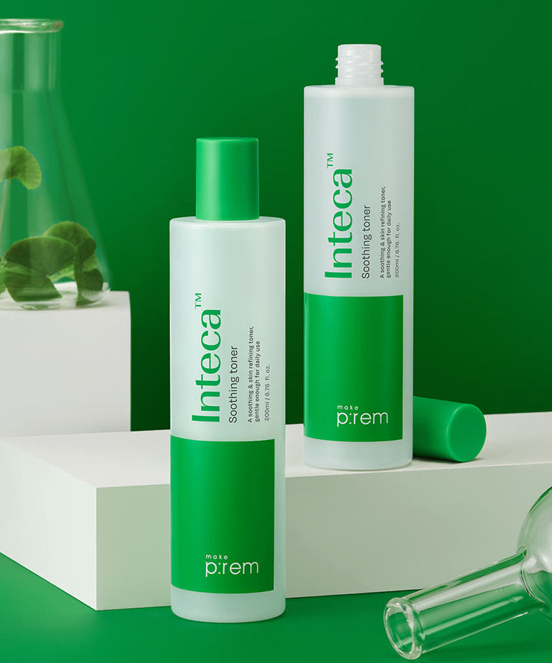 MAKE P:REM Inteca Soothing Toner 200ml, flacons sur fond vert, contexte soins visage, marque P:rem