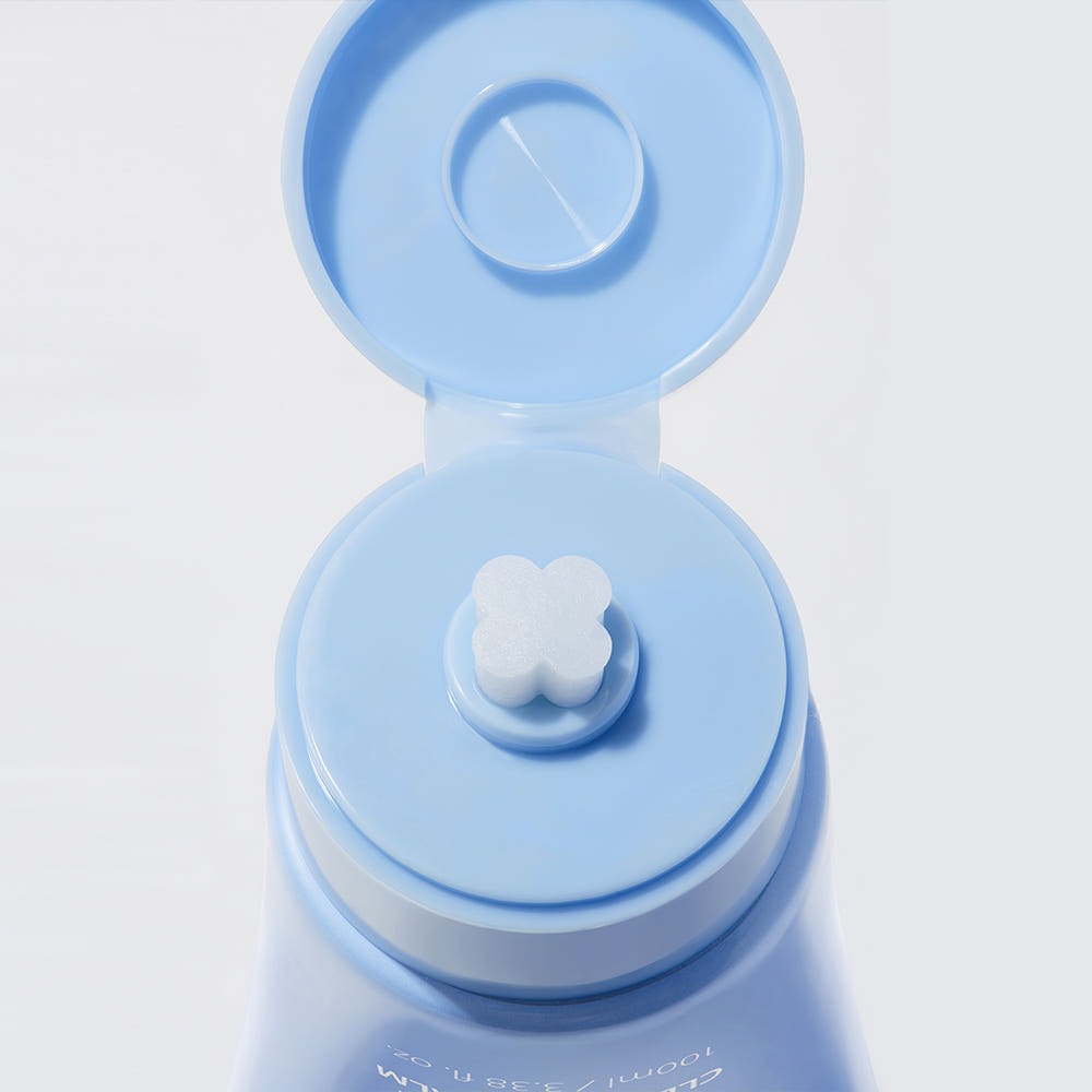MAKE P:REM  Safe Me Amino Refresh Cleansing Balm 100ml, baume nettoyant ouvert au packaging bleu sur fond clair.