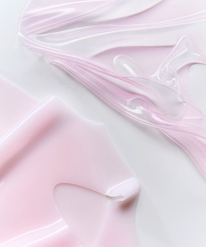MAMONDE Flora Glow Rose Hydrogel Mask 1 sheet, masque en gel rose sous blister, sur fond clair, gros plan.
