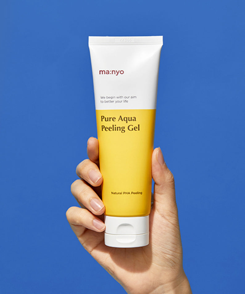 Gel exfoliant MANYO Pure Aqua Peeling Gel 120ml, produit coréen pour une peau éclatante. Emballage jaune et blanc.