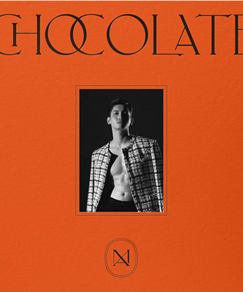 MAX CHANGMIN - 1st Album [CHOCOLATE] - Album Kpop : pochette orange avec portrait du chanteur, marque MAX CHANGMIN au centre.