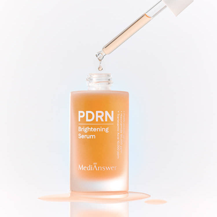 MEDIANSWER  PDRN Brightening Serum 30ml, sérum illuminateur sur fond blanc, flacon orange et pipette (visuel produit)