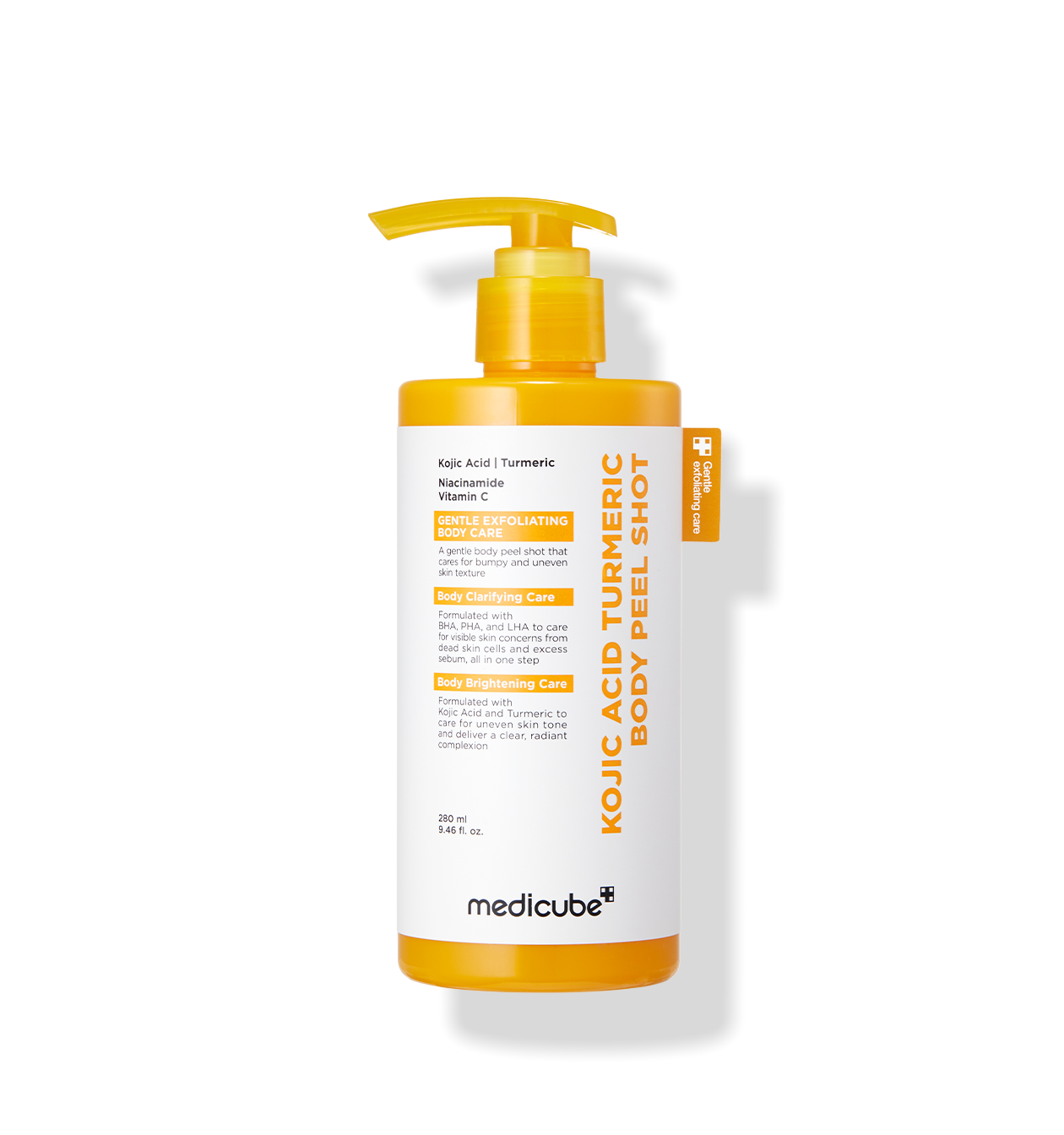 MEDICUBE Kojic Acid Turmeric Body Peel Shot 290ml de Medcube, flacon pompe jaune sur fond noir, contexte beauté corps