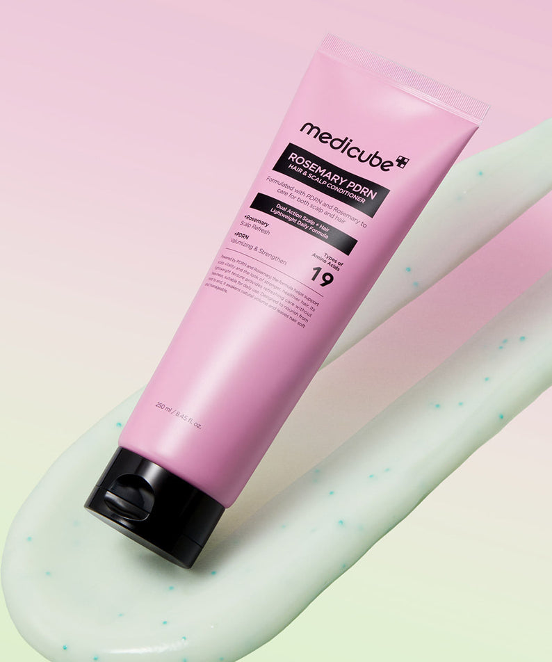 MEDICUBE Rosemary PDRN Hair & Scalp Conditioner 250ml de MEDICUBE, tube rose sur fond pastel, visuel produit