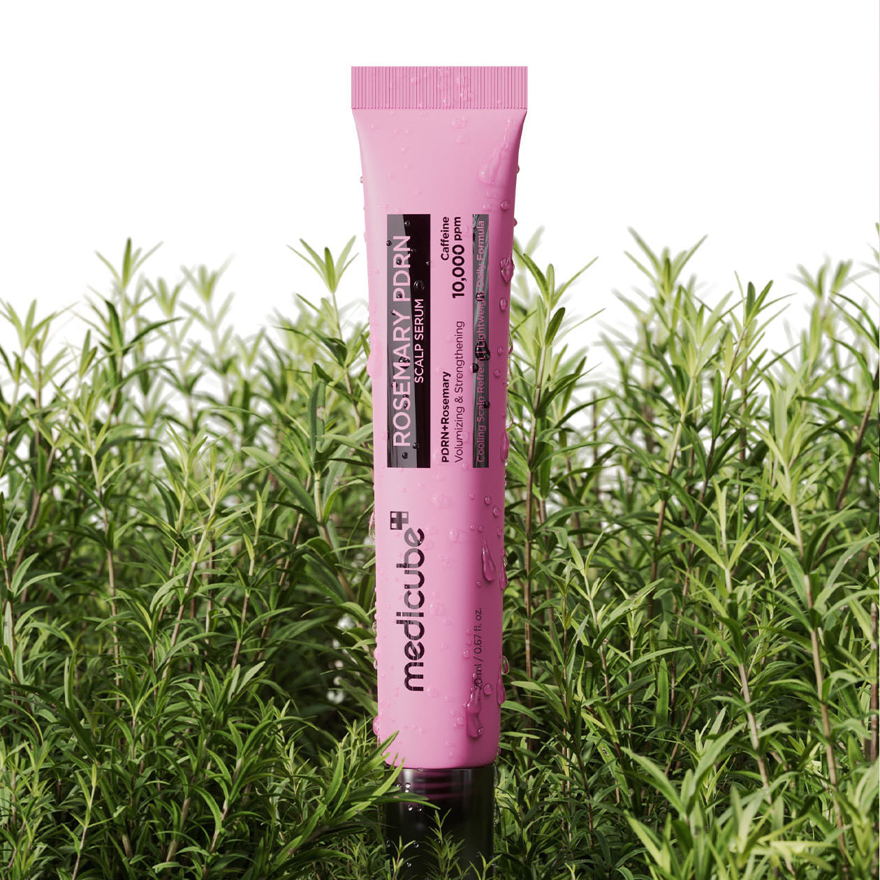 MEDICUBE Rosemary PDRN Scalp Ampoule 20ml de Medicube, tube rose sur fond d’herbe/romarin, ambiance soin cheveux.