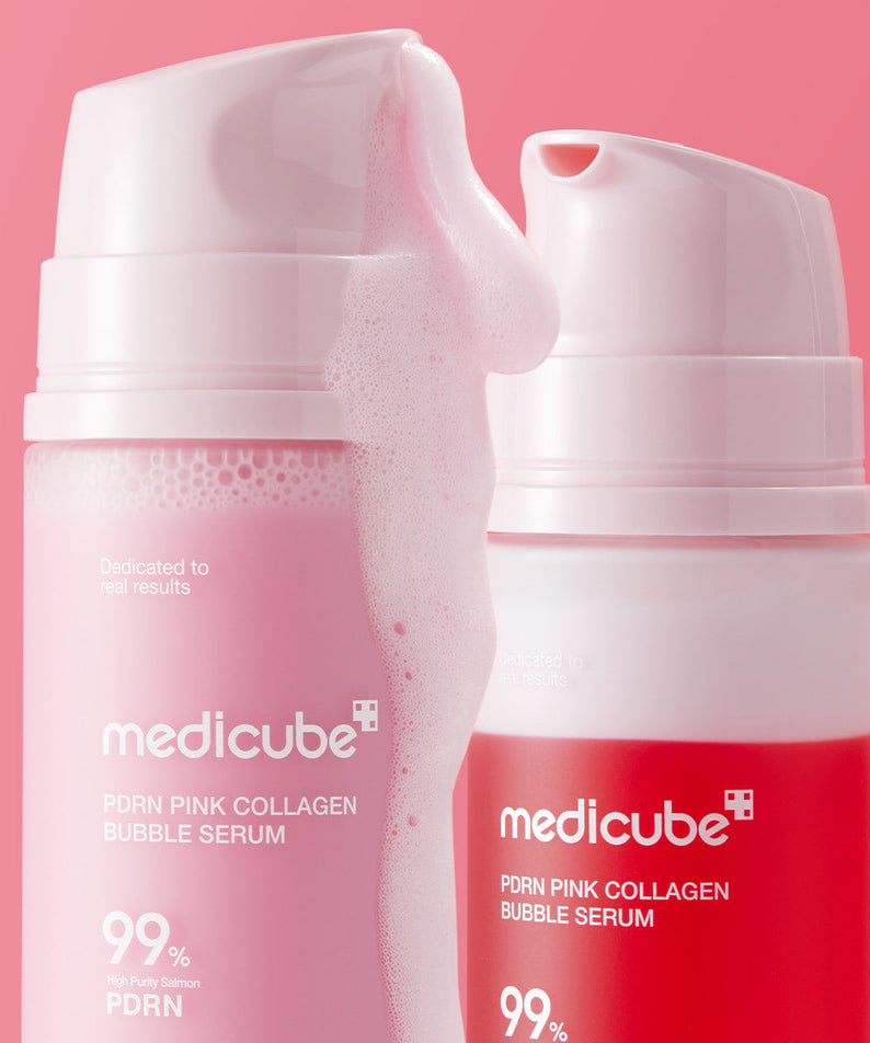 Produits MEDICUBE PDRN Bubble Cream Serum 95ml sur fond rose.