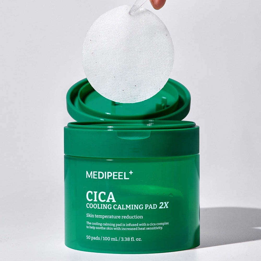 MEDIPEEL Cica Cooling Soothing Pads 2X 100ml 50 Sheets, marque MEDIPEEL, coussin apaisant vert sur fond clair