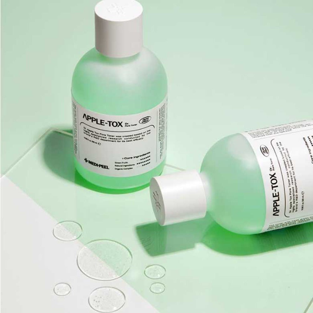 MEDIPEEL Dr.Apple Tox Pore Toner 500ml de la marque MEDIPEEL, flacons verts sur fond pastel, contexte skincare
