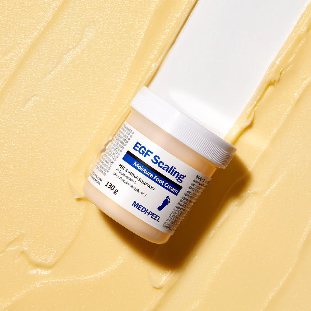 MEDIPEEL EGF Scaling Moisture Foot Cream 130g sur texture jaune, vue produit, marque visible et crème pour les pieds