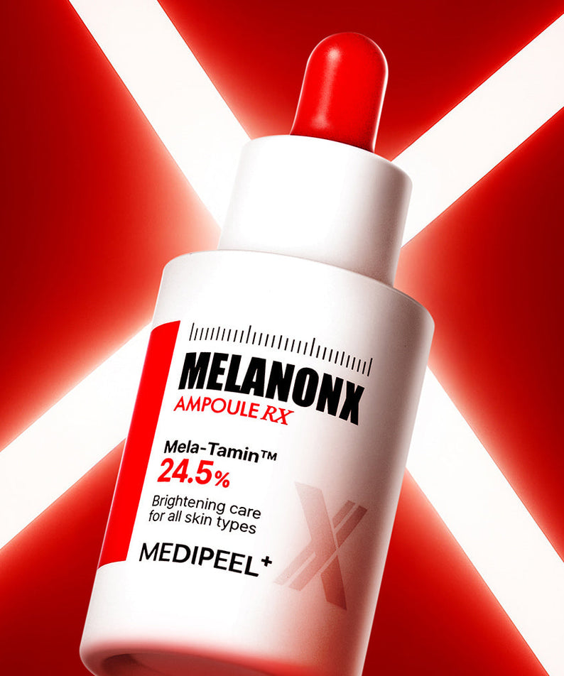 MEDIPEEL Melanon X Ampoule RX 30ml, flacon sérum rouge sur fond éclats lumineux, photo produit en studio.