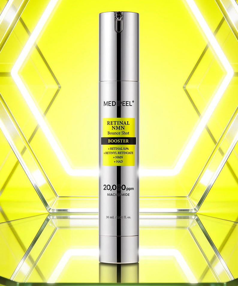 MEDIPEEL Retinal NMN Bounce Shot Booster 30ml, flacon sur fond jaune lumineux moderne, contexte cosmétique