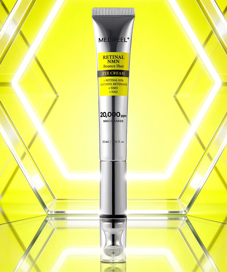MEDIPEEL Retinal NMN Bounce Shot Eye Cream 15ml, tube crème contour des yeux, sur fond géométrique jaune lumineux.