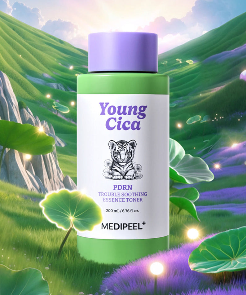 Flacon de MEDIPEEL Young Cica PDRN Trouble Soothing Essence Toner 200ml dans un cadre naturel enchanteur