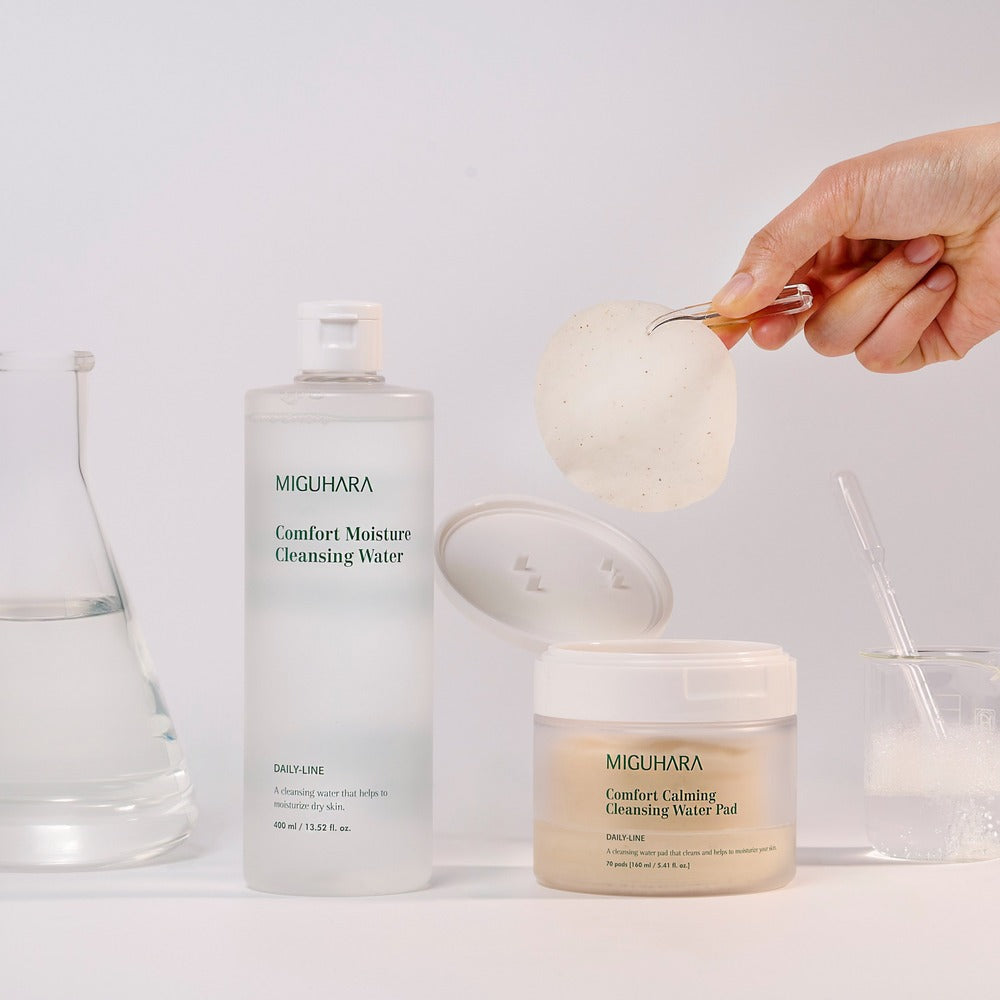 Décris l’image en français en mentionnant le produit, la marque et le contexte visuel : MIGUHARA Comfort Calming Cleansing Water Pads 70 Sheets