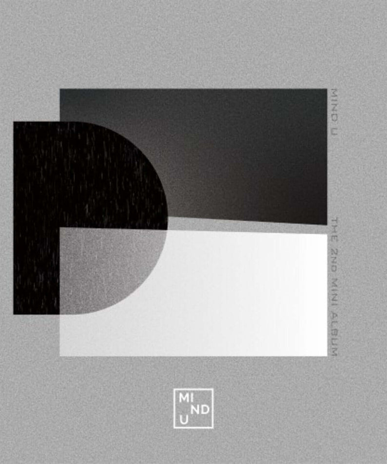 MIND U - [MIND U] - Album Kpop de MIND U, pochette noire et blanche minimaliste sur fond gris, style concept