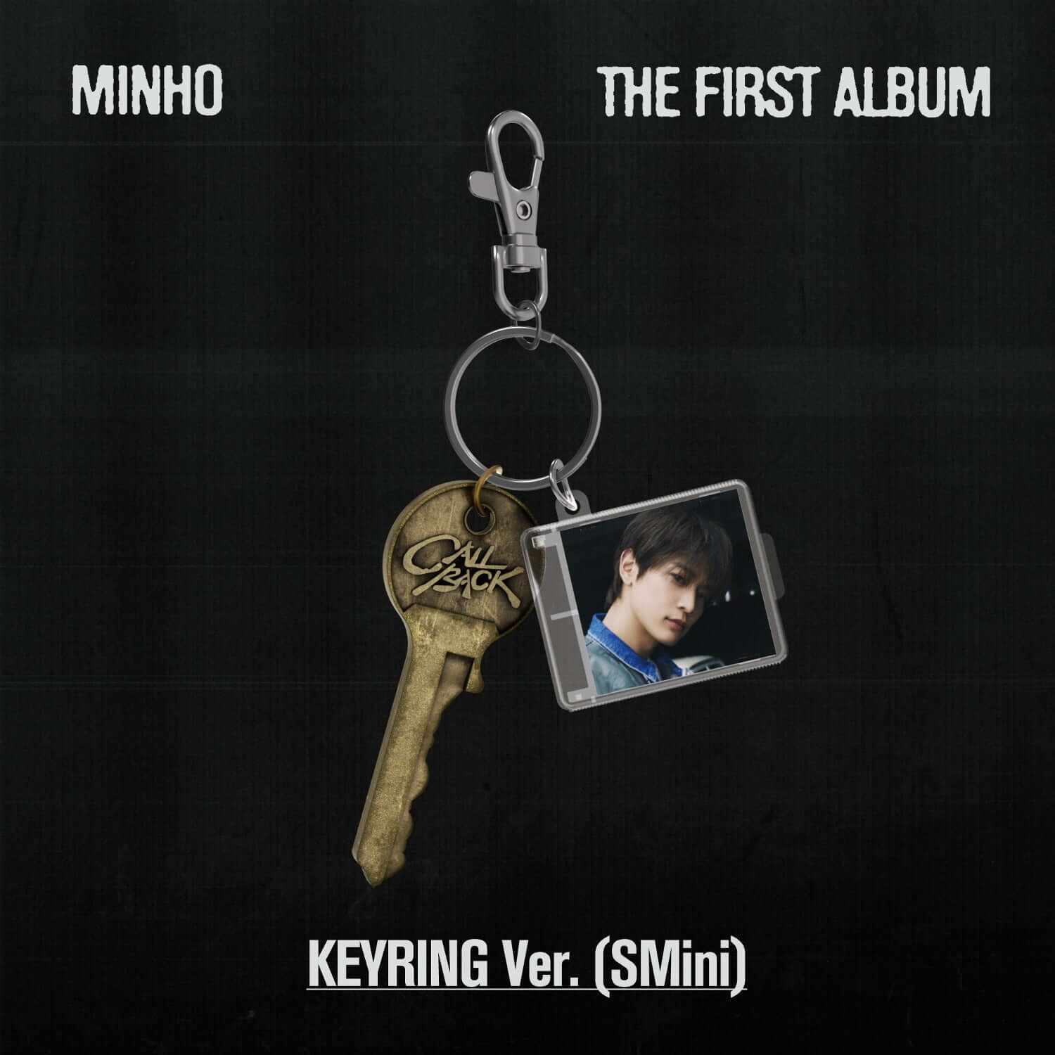 MINHO - 1st Album [CALL BACK] (Keyring Ver.(SMini))(Smart Album) - Album Kpop, porte-clés photo sur fond noir.