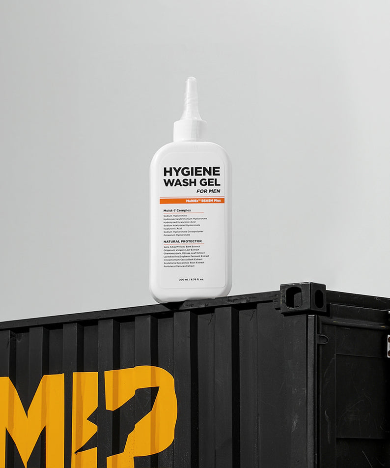 MIP Hygiene Wash Gel Men's Cleanser Set 2 Pieces, flacon de gel nettoyant pour hommes MIP sur fond blanc