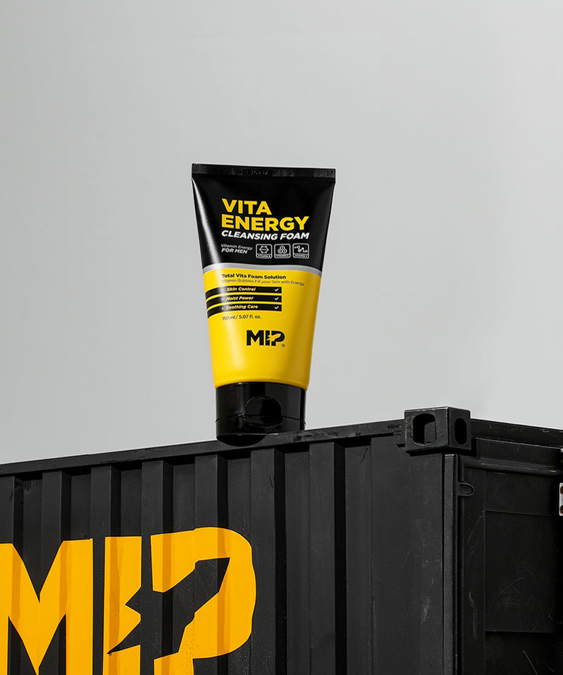 MIP Vita Energy Cleansing Foam 150ml, MIP, tube noir et jaune sur fond blanc, produit cosmétique en gros plan