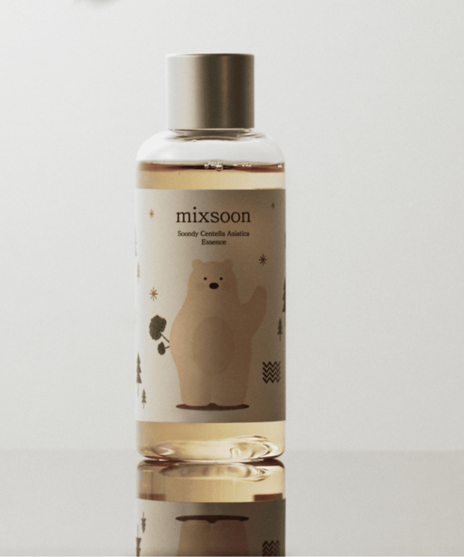 Bouteille de 100ml de MIXSOON Soondy Centella Asiatica Essence sur fond clair, produit de soin pour la peau élégant et apaisant.