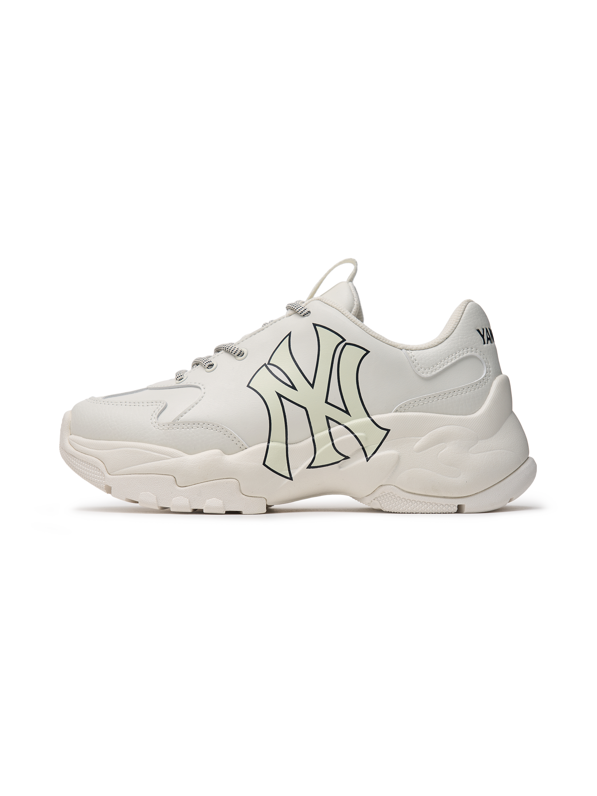 MLB Big Ball Chunky A New York Yankees CREAM, baskets chunky crème Yankees, vue latérale sur fond blanc.