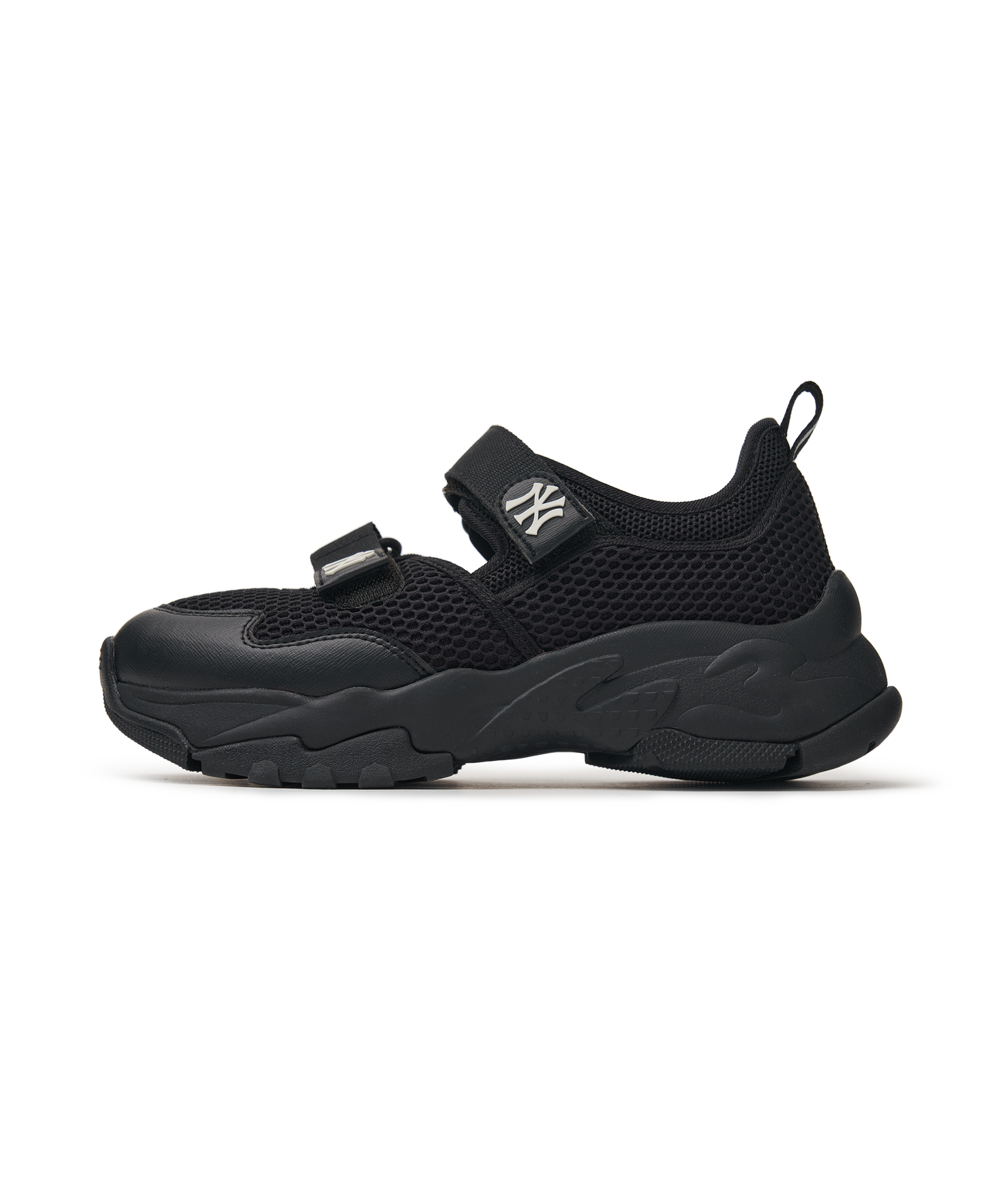 MLB Big Ball Chunky Mask Mary Jane New York Yankees BLACK, chaussures chunky noires pour enfant, vue de côté sur fond noir.